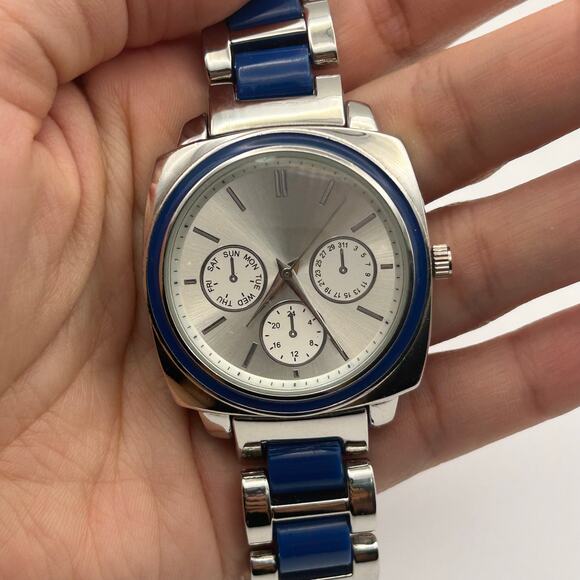 Women’s Silver Blue 37mm Chrono Style Women’s Watch Working - Picture 7 of 8